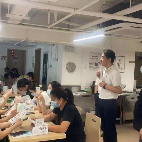 马田街道大仟里餐饮门店厨余垃圾正式启动“一店一码”管理工作