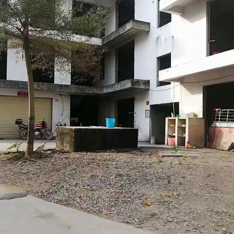 区人社局到海罗村继续开展人居环境整冶工作简报