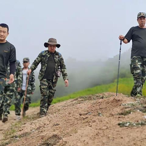 中路河保护站扎实开展重点区域禁种铲毒搜山踏查工作（二）