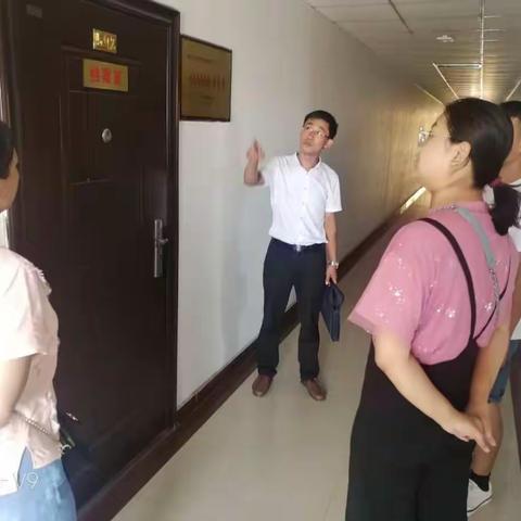 “主动学习，积极请教”海城社区认真做好供电公司退休人员社会化管理接收工作