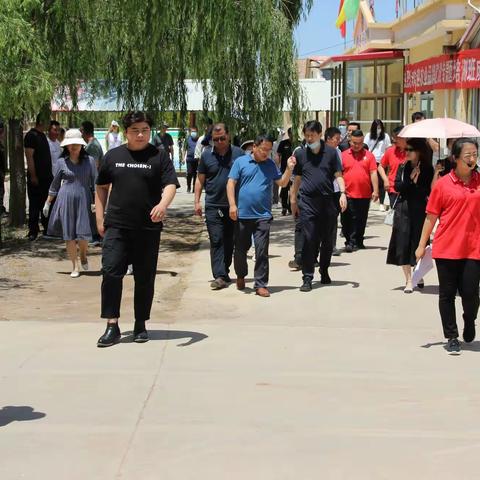 农业品牌建设培训班成员一行到亚盛薯业集团天润公司进行现场观摩指导