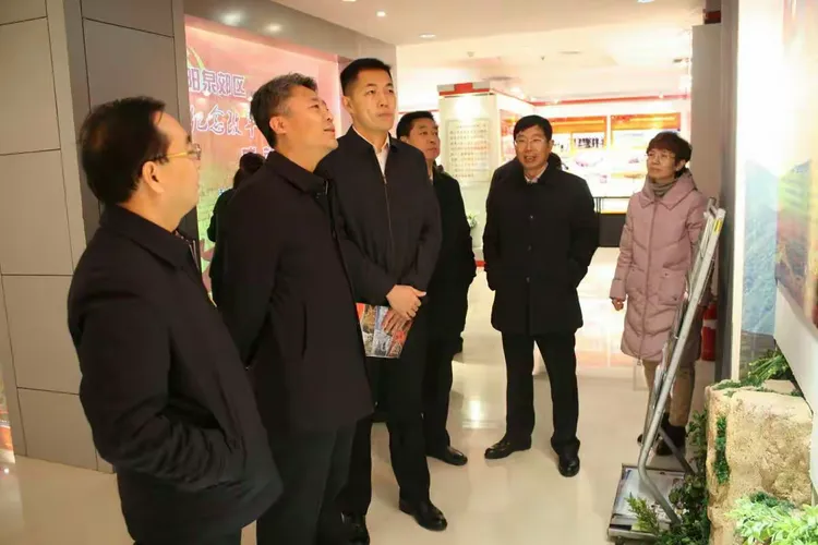 区四套班子领导王明厚,宁文鑫,孙毅,王如生,王振杰等和区直机关工委