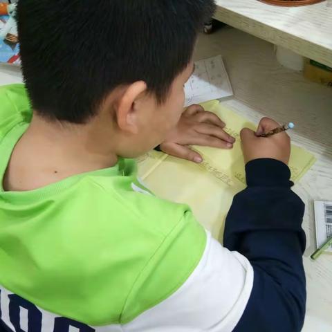 第二天与孩子共同关注家的记忆！班班有读十月忙故事大王我最棒！亲子共读快乐成长，爱上读书有力量！