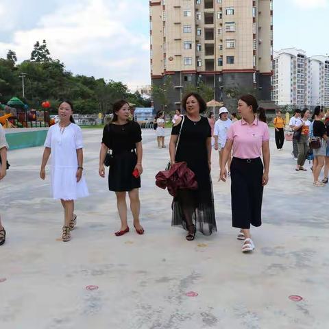 互通有无、集思广益--荔波县第六幼儿园邀请专家及同行到园观摩选择性活动