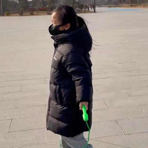 大家好，我是池阳小学二年级三班学生许芮惜，我正在参加池阳小学2022 寒假“微实践做中学”之微运动— 跳绳