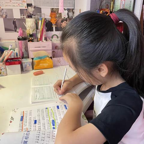 我是池阳小学二年级3班学生许芮惜，我正在参加池阳小学“喜迎二十大 争做好少年”主题“微悦读”活动！