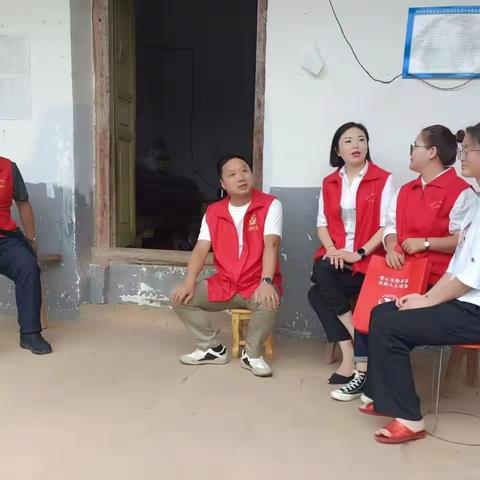 夏日送关怀！心缘红马甲走访慰问受助学生