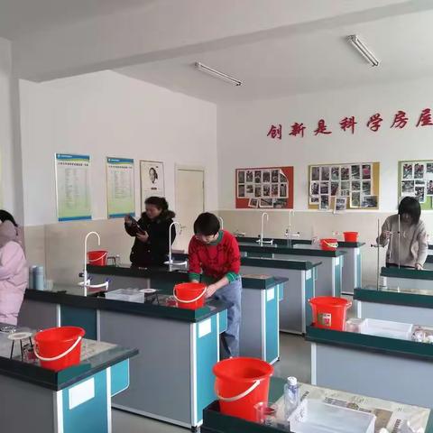 康巴什区电教中心 组织小学科学实验操作抽考报道