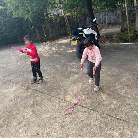 殿下小学“绳采飞扬，梦想起航”花样跳绳