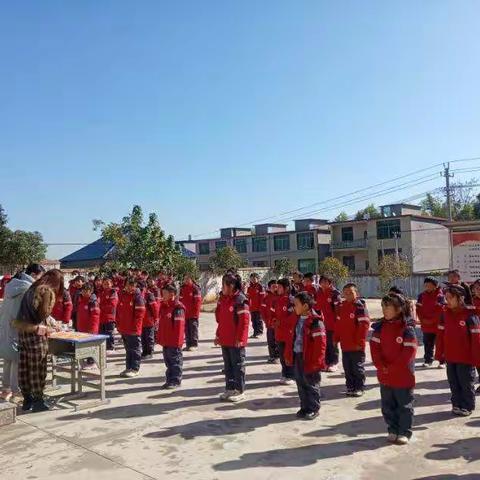 只争朝夕 不负韶华——方凡小学期中表彰大会