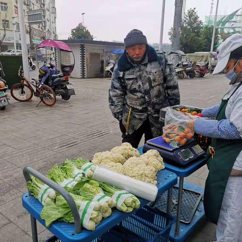 唱红色歌曲、吃绿色蔬菜－－广水店摆摊卖菜体验记实