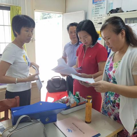 督学督导 助力防控——谢杏萍督学莅临海口市滨海小学督导登革热防疫等相关工作