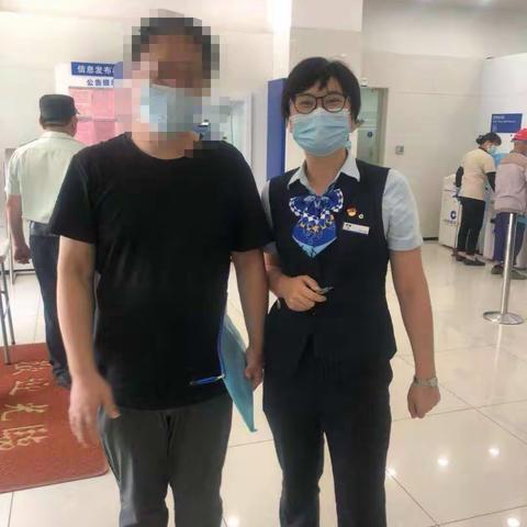 我为群众办实事——康沈路支行党支部服务社会有温度