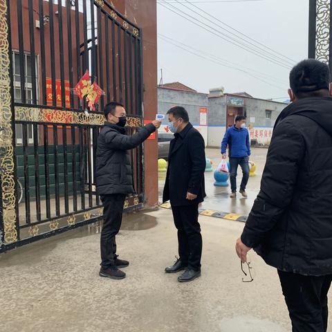 积极筹备，迎接开学--万金镇中心校领导到我校检查疫情防控及开学准备工作