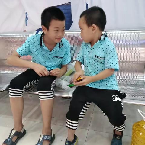 兄弟俩!