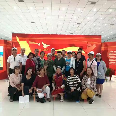 馨怡嘉园社区党支部组织参观上庄镇“百年光辉党史奋进崭新征程”主题展览