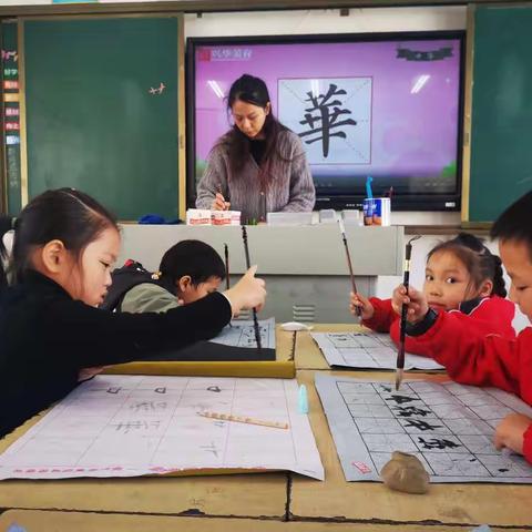 舜德小学二5班午间大阅读集美照