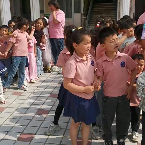 走进小学，体验成长 一        小清华幼儿园大班幼小衔接活动之参观小学