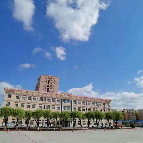 同心同行同学习，且思且悟且提升——小胡杨小学骨干教师赴赣培训汇报课暨读书分享交流活动纪实