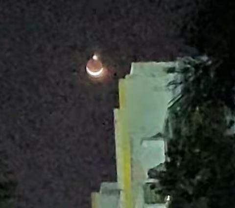 金星伴月-2023年3月24日21：13时 摄于海南屯昌县氧立方小区