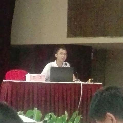 拉着幸福的衣角，我要学着奔跑!