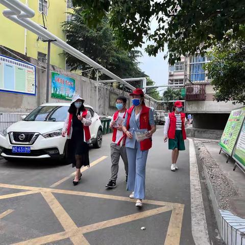 “防溺水宣传进社区”———新华区团结路小学“建党日”里开展志愿者活动