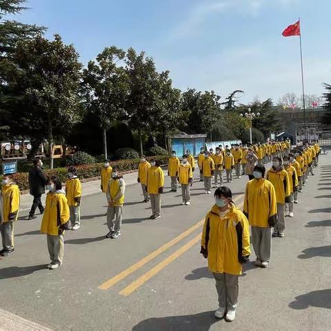 筑牢疫情防线，守护校园安全——北辛中学学院路校区八年级举行第六次疫情防控应急演练