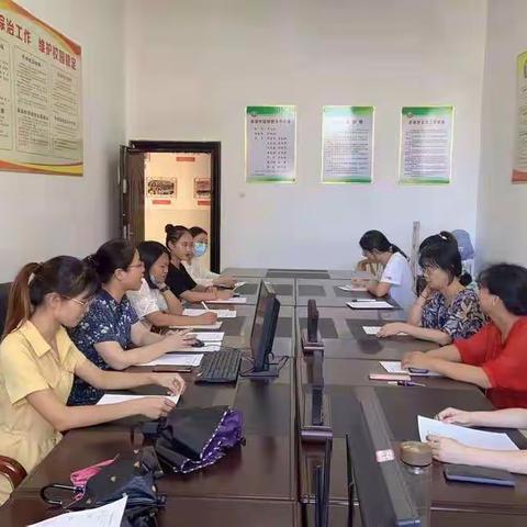 敞开心中一片天，放飞心理健康梦——实验中学召开妇委会开学研讨会