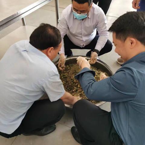 小小饺子味道鲜，满满爱意溢心田