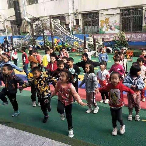 长兴七彩幼儿园——大三班（舞动七彩旋律）