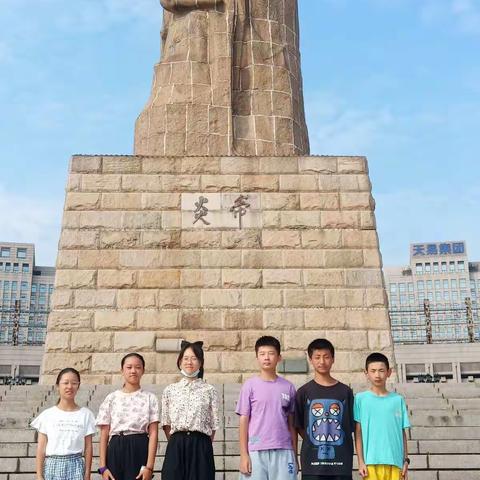 纵有狂风拔地起 我亦乘风破万里                         建宁实验中学2210班扶摇组第一次团建