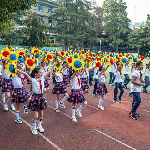 庆70华诞献礼祖国，迎6年小学运动盛事——新安江第二小学六（4）班2019年秋季运动会开幕式