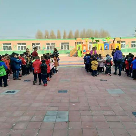 兴隆堡中心幼儿园消防逃生演练圆满成功！