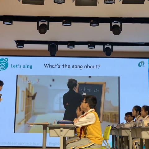 2023.11省关键问题 PEP 7 Unit 5 What does he do? B talk衢州柯城区尼山周芳