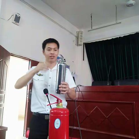 金波实验学校开展消防知识讲座