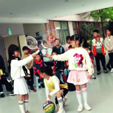 二年级四班国际宝贝展示视频