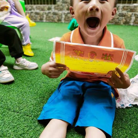 小博士幼儿园菠萝2班的宝贝们成长记录