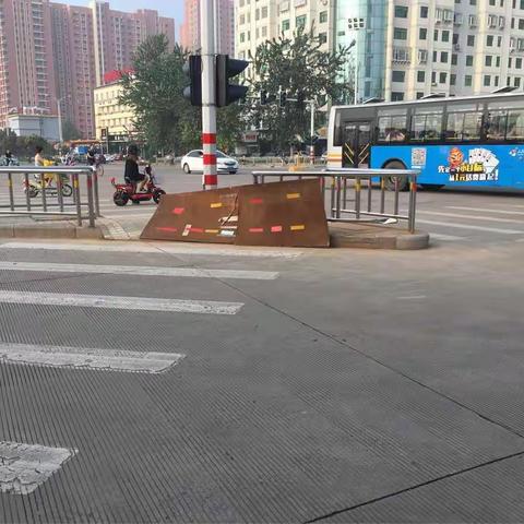 8月22日市安监局包街共建第五督查组巡查情况（潞阳门路东大街~太行技校南路口）