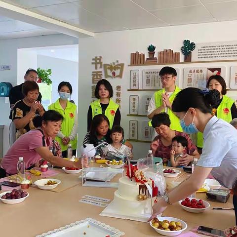 温暖鳌峰，为老服务不停歇 ——鳌峰街道“返家乡”学子在行动