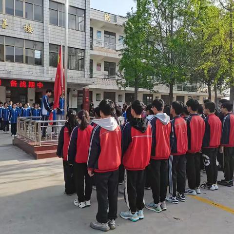 科学复习 迎战期中——记大坞中学第十周升旗仪式