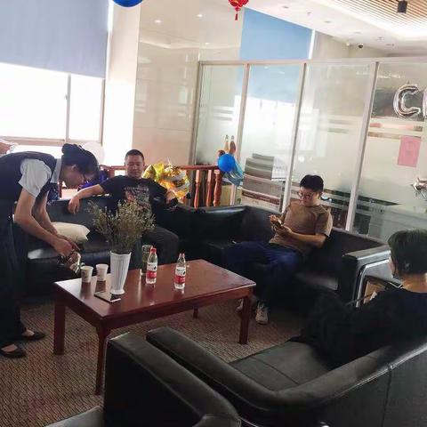 建行宜兴支行各网点助力高考