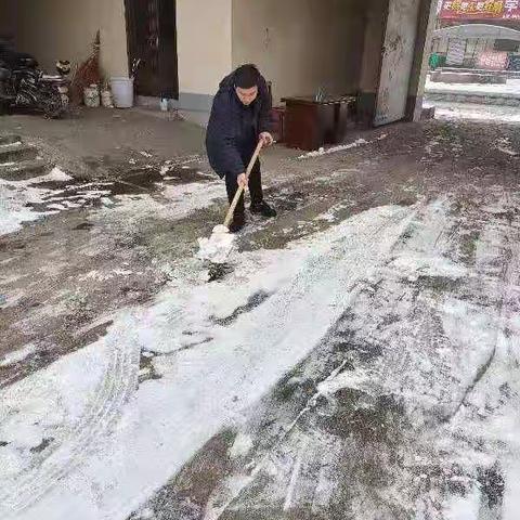 大同服务中心清扫工作区积雪及不间断开展巡检巡查工作