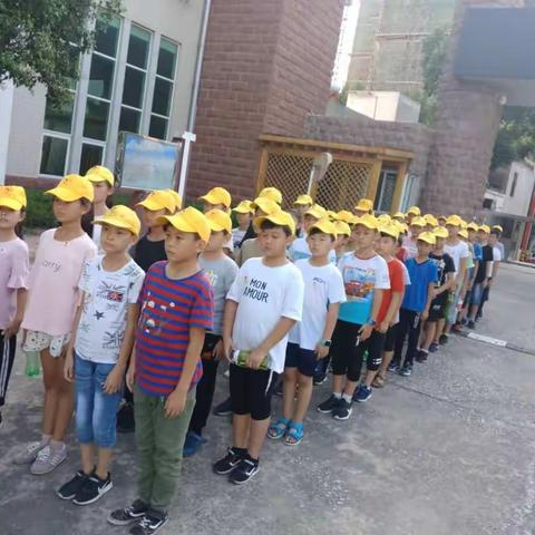 不求与人相比但求超越自己