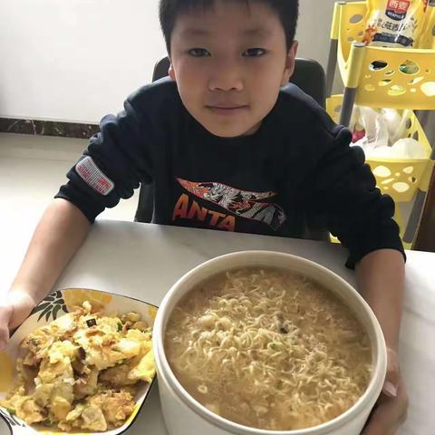莒县沭河小学—“食”力抗疫，“胃”来可期（居家厨艺大比拼）主题活动—三年级一班