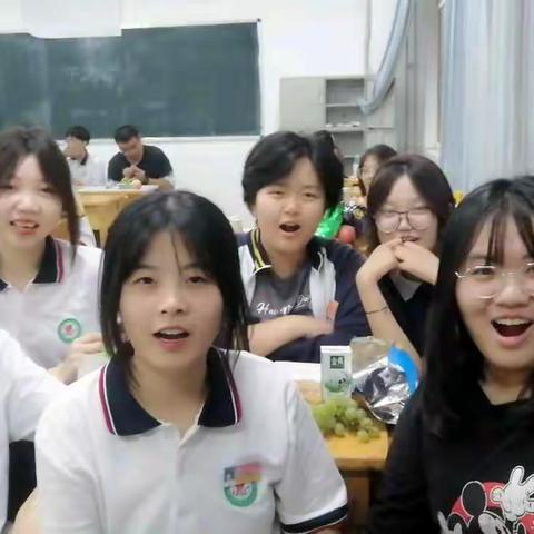 落叶知秋，月圆人长久_中秋话理想信念