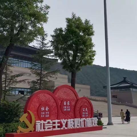 带你走进平凉市博物馆：以镜明史，走进历史。