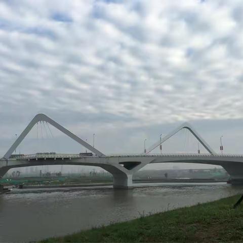 西咸新区的玻璃栈桥