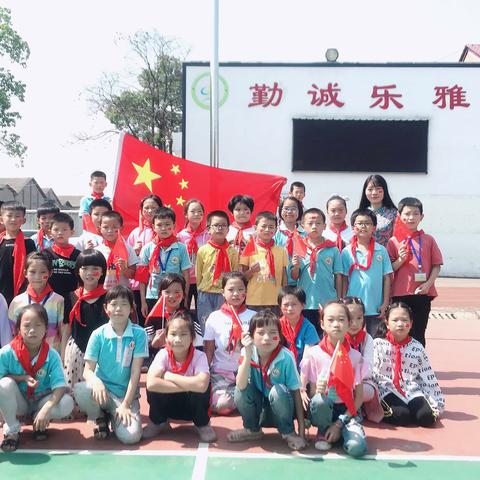 『十·一 庆国庆』我和国旗合个影🚩