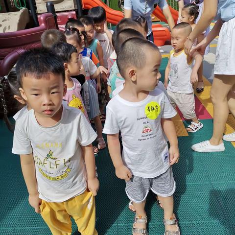 莱特国际幼儿园新生试读半日体验活动第一天剪影