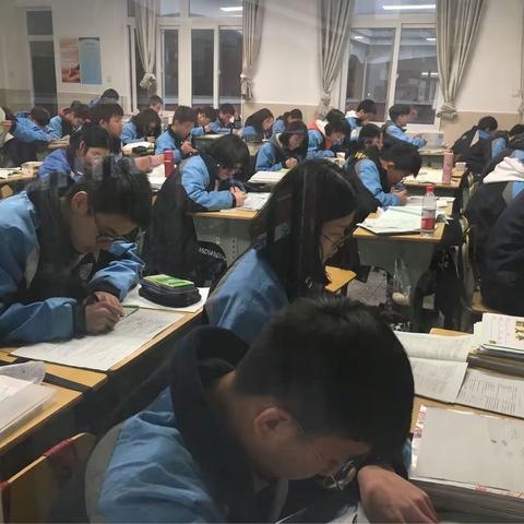 酿得百花成蜜后，为谁辛苦为谁甜！－－长梅G1701期末备考进行时……